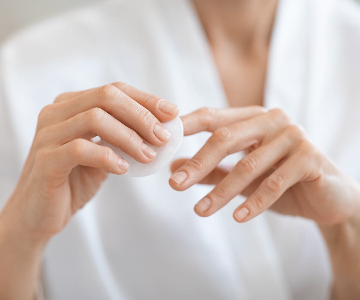 Comment enlever le vernis semi permanent sans abîmer les ongles