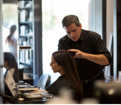 Comment devenir visagiste ? Le guide pratique